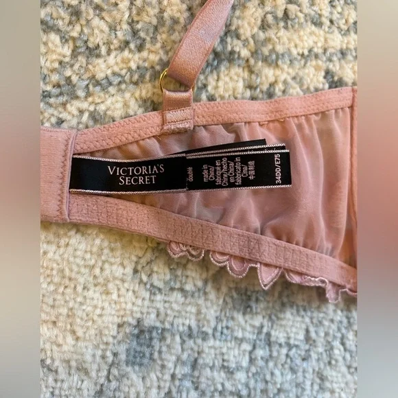 Victoria’s Secret Floral Unlined Deep Plunge Underwire Bra Pale Pink size 34 DD - Picture 6 of 12